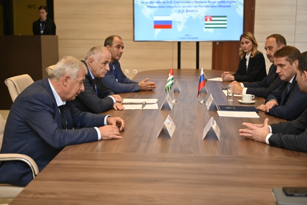 В рамках мероприятий V Международного рыбопромышленного форума прошла встреча с руководителем Федерального агентства по Росрыболовству И.В. Шестаковым